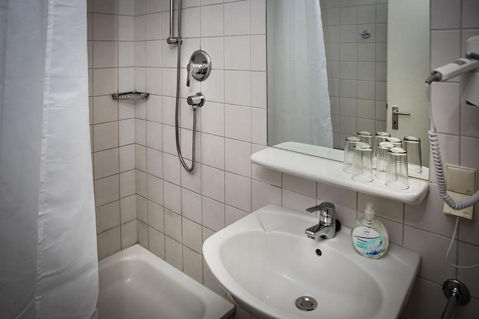 H&H Apartments Im Herzen Der Stadt Super Zentral Ruhig Mit Kochnischen Balkon Oder Empore Greifswald Eksteriør bilde
